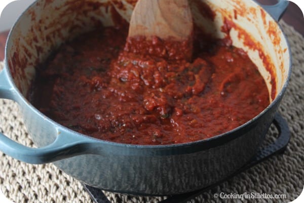 This Easy Homemade Marinara Sauce from CookingInStilettos.com is quick enough to be made on a weeknight and tastes like you simmered it for hours. | Cooking In Stilettos