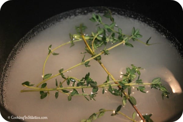 Berry Thyme Spritzer - Thyme Simple Syrup | CookingInStilettos.com