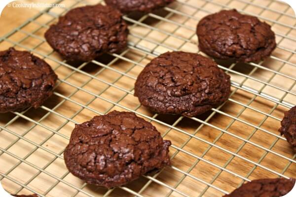 Double Chocolate Espresso Cookies - Cooling | CookingInStilettos.com