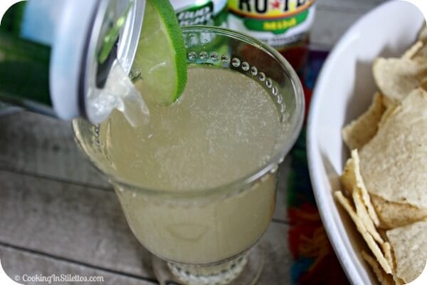 RO*TEL Rockin' Guac - Bud Light Lime-A-Ritas | Cooking In Stilettos