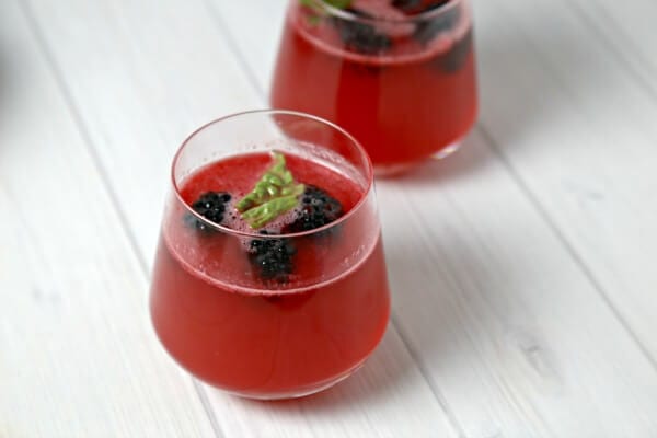 Sparkling Black Widow Cocktail 