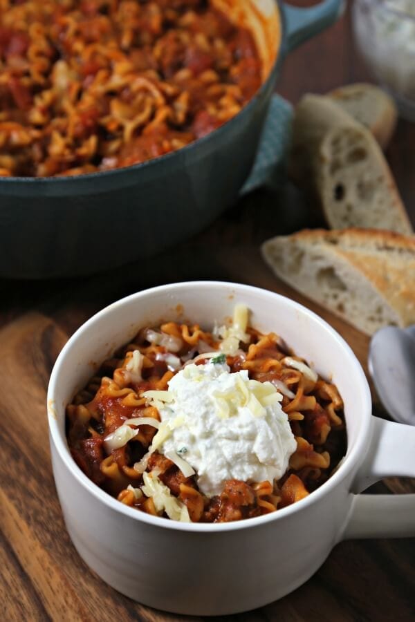 This Easy Three Cheese Lasagna Soup from CookingInStilettos.com is packed with lasagna flavor and ready in about 30 minutes - perfect for a quick weeknight dinner! Lasagna Soup | 30 minute meals | Easy Weeknight Dinner | Pasta Soup | Comfort Food