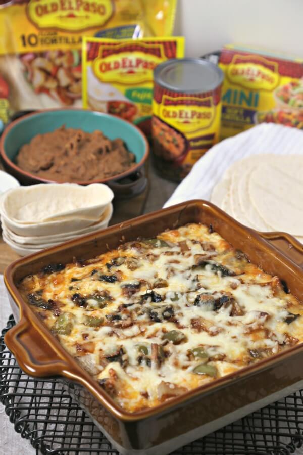 Chicken Fajita Queso Fundido | CookingInStilettos.com