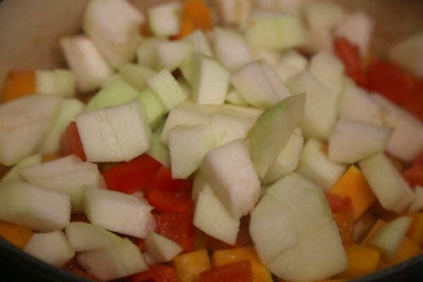 Spicy Harvest Butternut Squash Soup - Apples, Pears and Pepper | CookingInStilettos.com