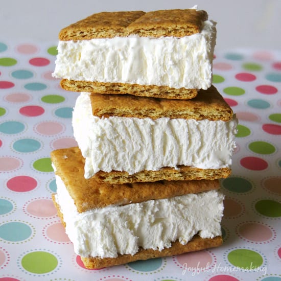 Delicious Dishes Recipe Party - Frozen Treats - Cool Whip Graham Cracker Sandwiches from Joyful Homemaking | CookingInStilettos.com