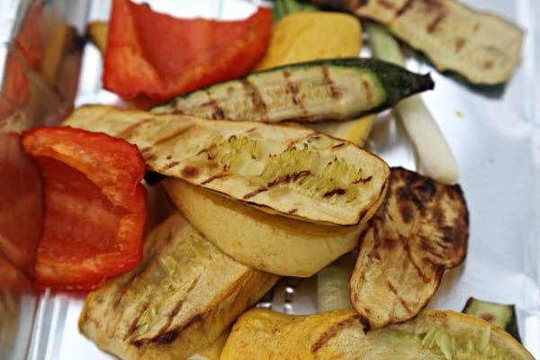 Garlicky Grilled Veggie Mini Tarts - Hot off the grill | CookingInStilettos.com