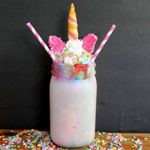 Delicious Dishes Recipe Party - Frozen Treats - Unicorn Drink from the Country Chic Cottage | CookingInStilettos.com