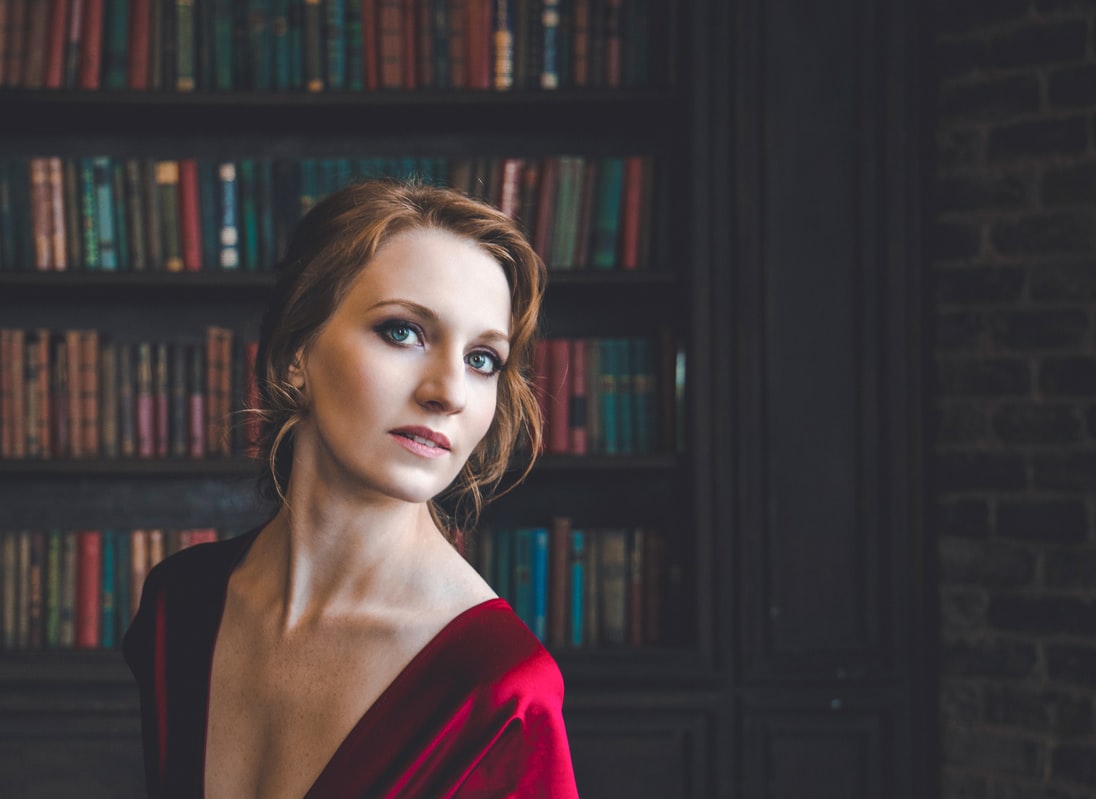 What to Wear to a Fine Dining Restaurant? Cooking in Stilettos