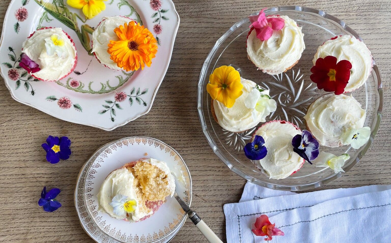 A Beginner's Guide To Using Edible Flowers In Baking And Desserts