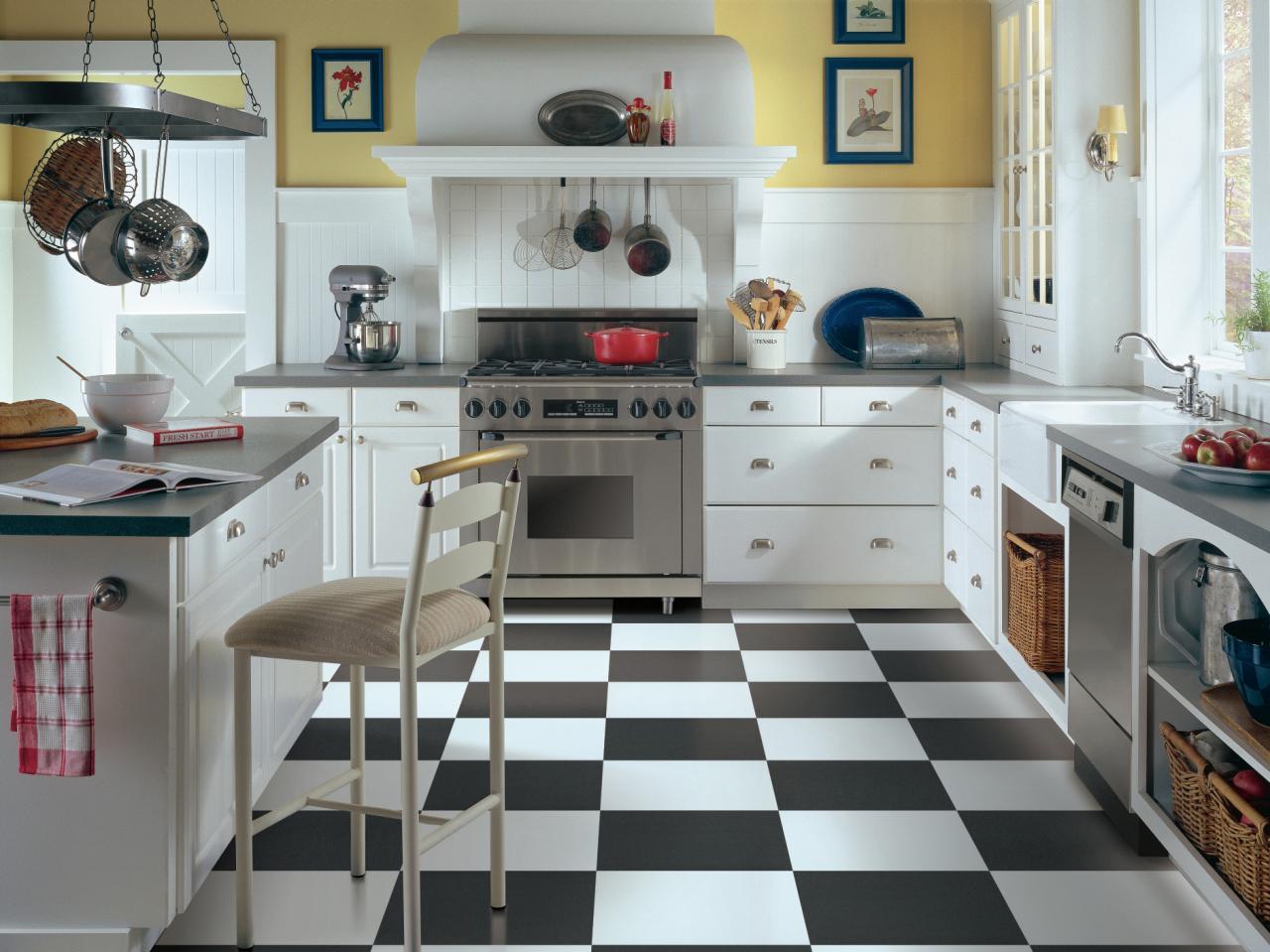 Advantages of Incorporating Kitchen Vinyl Flooring into Your Kitchen ...