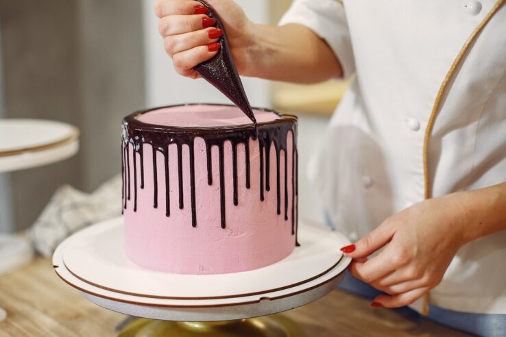 decorate pink cake